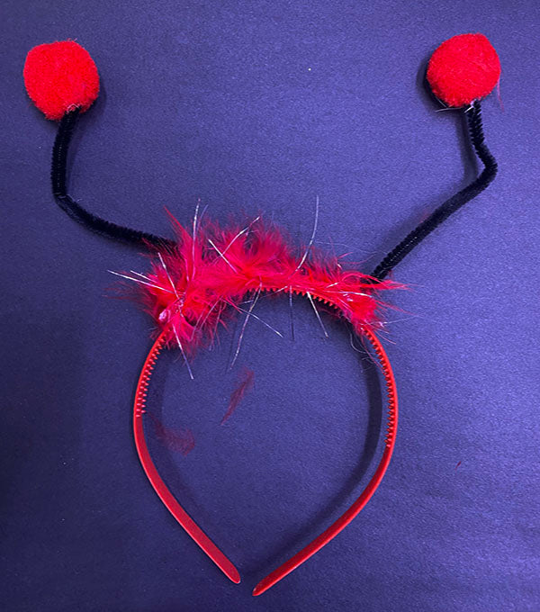 Kırmızı Ponponlu Gösteriler İçin Plastik Uğur Böceği Tacı