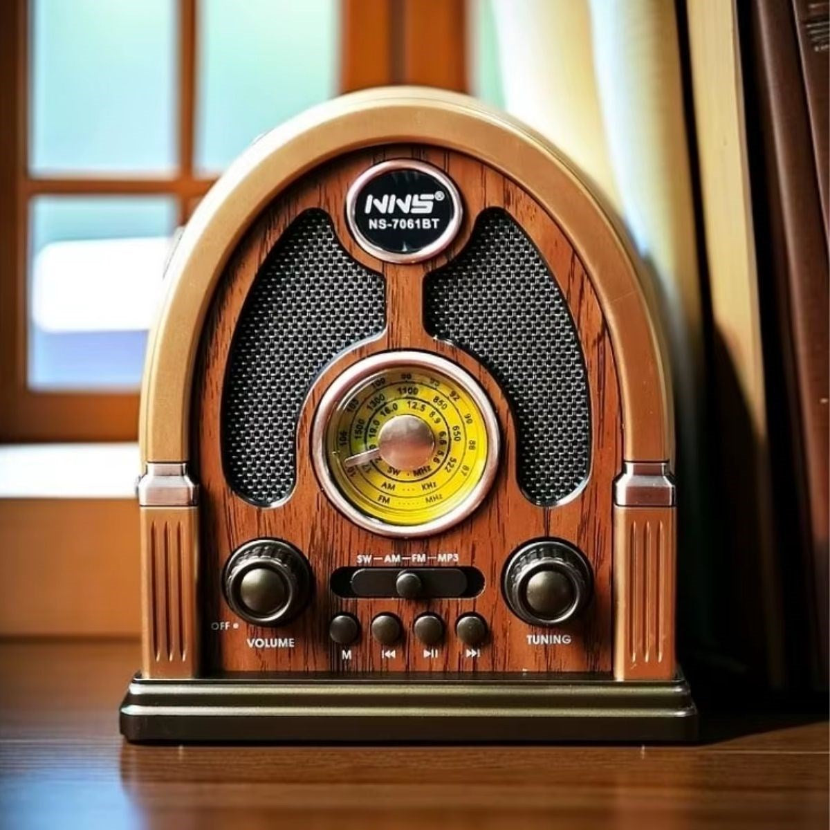 Orta Boy Kubbe Model Retro Ahşap Tasarım Bluetooth Hoparlörlü Radyo – FM/AM Destekli, Şarjlı ve Taşınabilir Radyo NS-7061