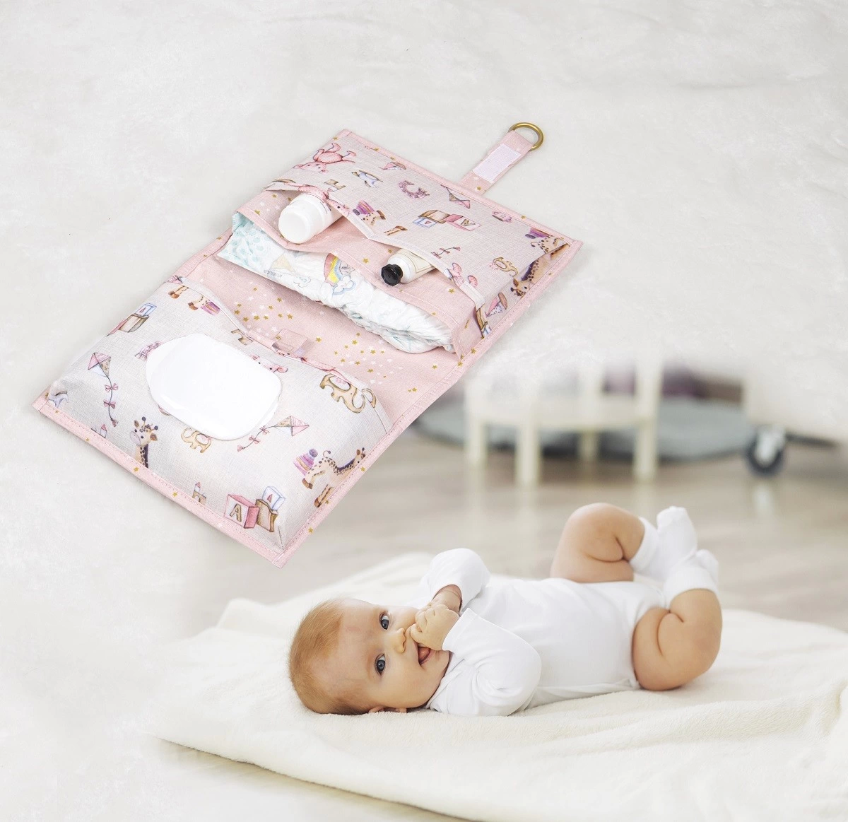 Baby Kullanımı Kolay Desenli Alt Bakım Çantası