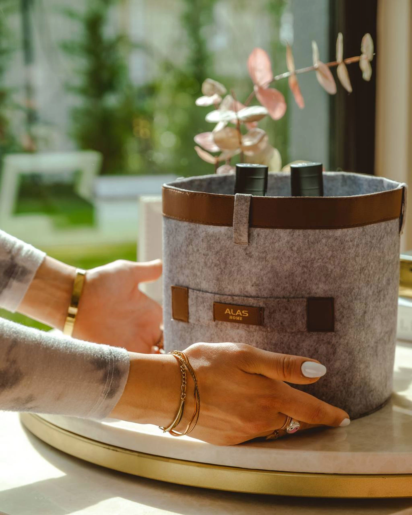 Deri Şeritli Yuvarlak Çok Amaçlı Düzenleyici Organizer Kutu Keçe Sepet