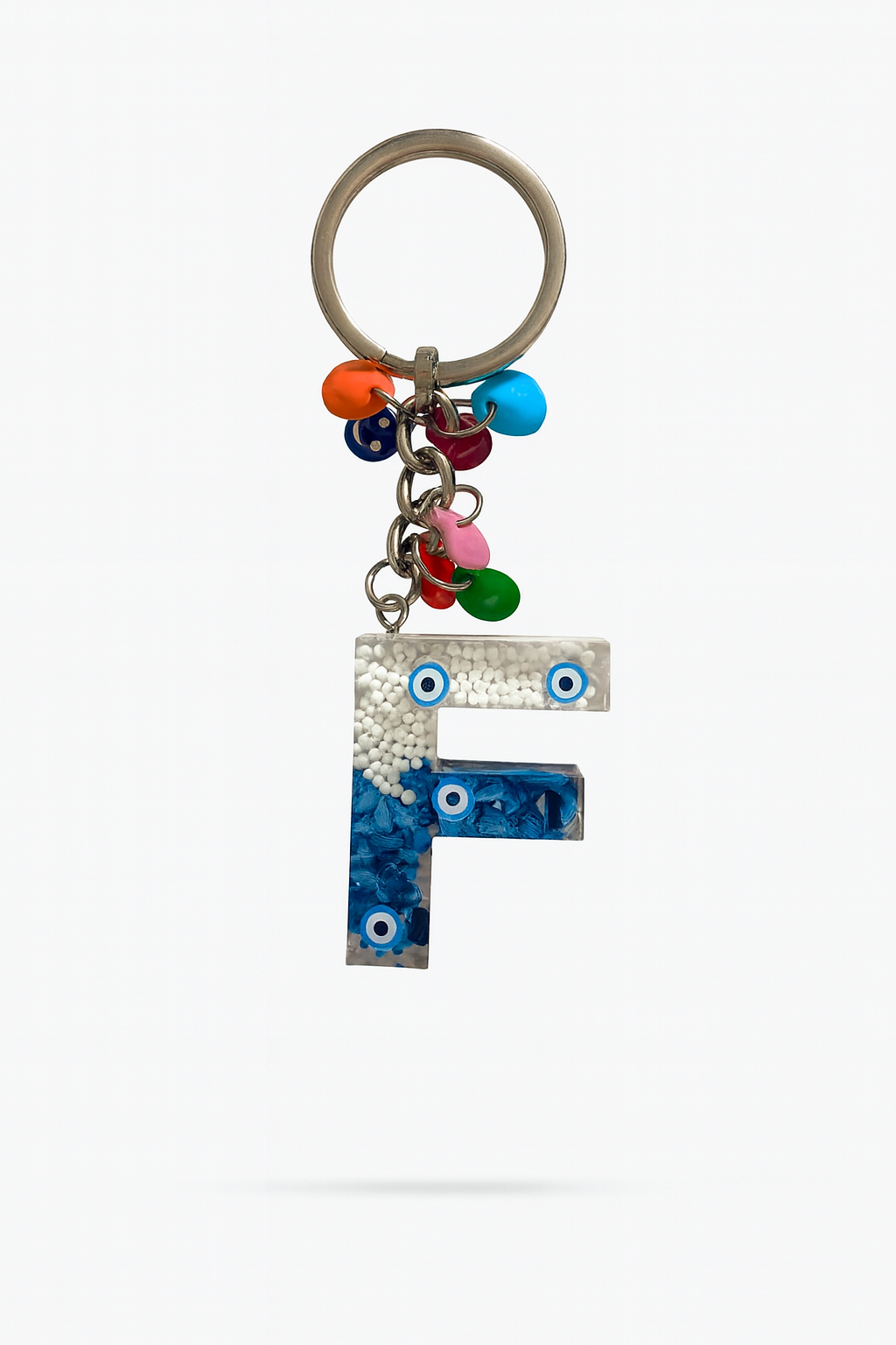 Epoksi Harf Anahtarlık – F Harfi, Nazar Boncuklu ve Renkli Charm Detaylı
