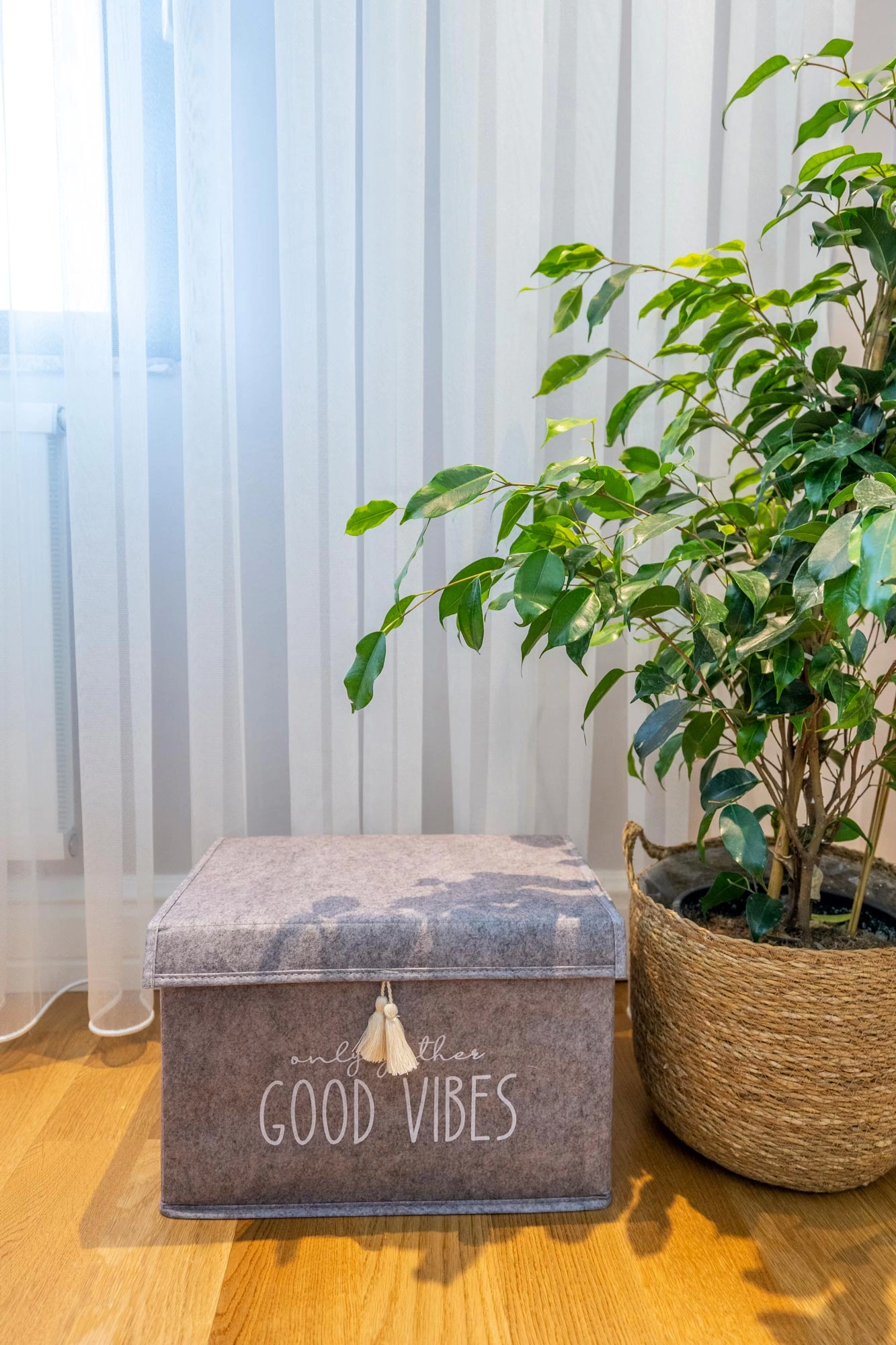 Kapaklı Püskül Detaylı Düzenleyici Çok Amaçlı Organizer Keçe Sepet