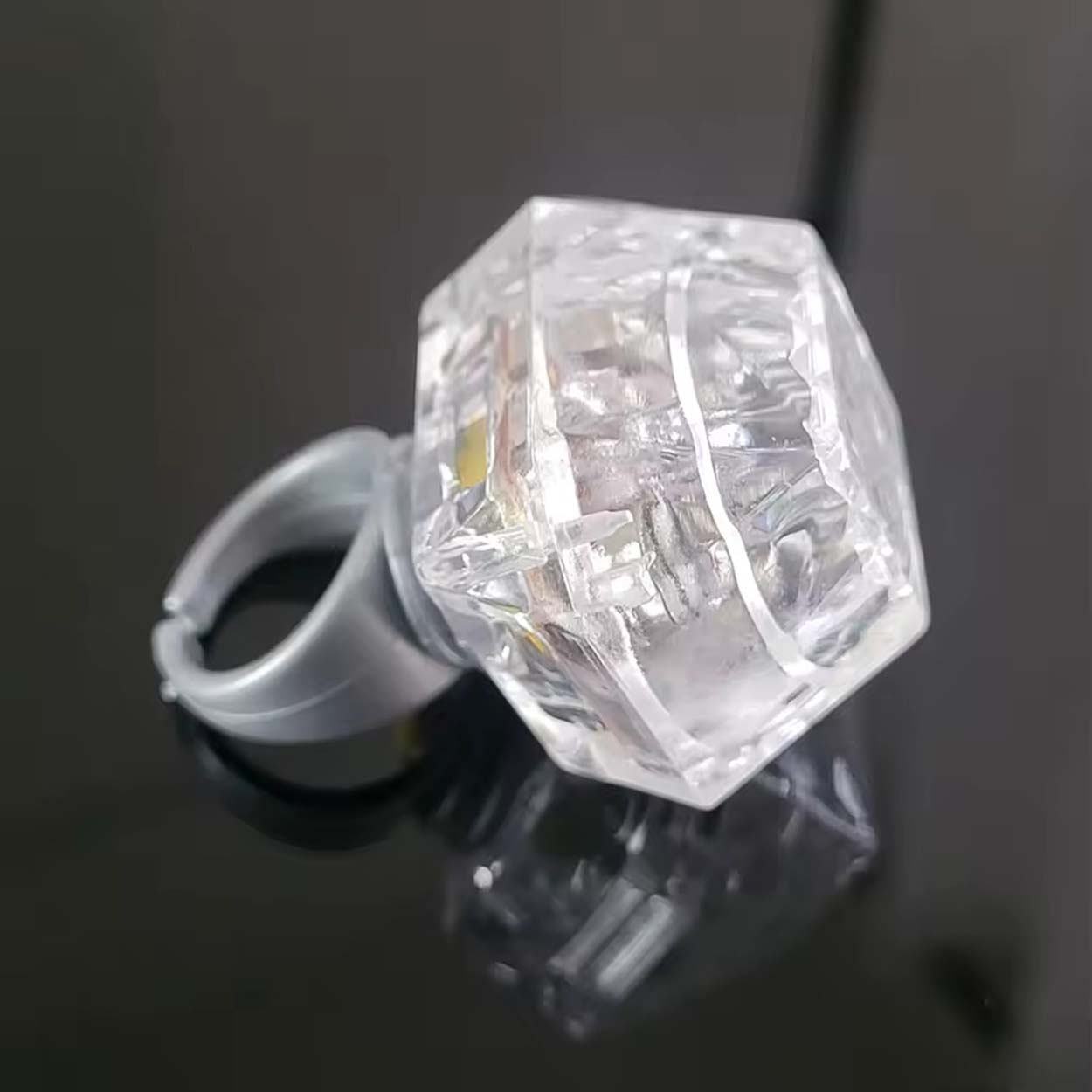 Светодиодная лампа Crystal Design, 3 режима, серебряное кольцо, 3,5 х 5 см