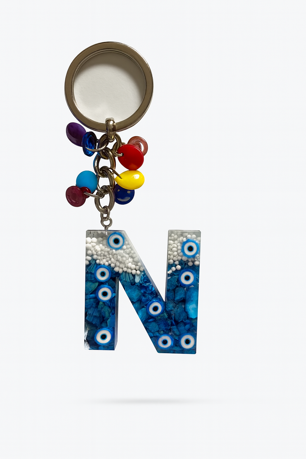 Epoksi Harf Anahtarlık – N Harfi, Nazar Boncuklu ve Renkli Charm Detaylı