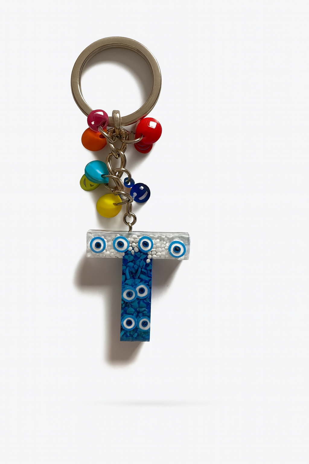 Epoksi Harf Anahtarlık – T Harfi, Nazar Boncuklu ve Renkli Charm Detaylı